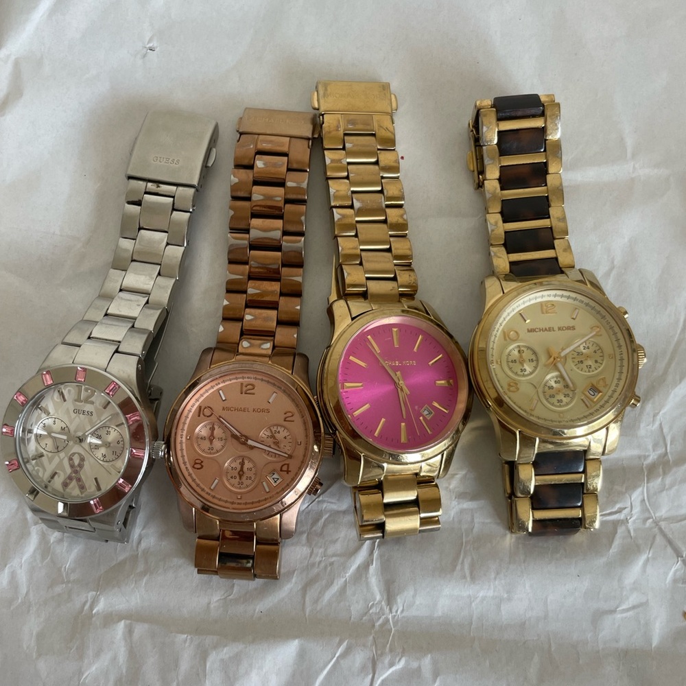 Set of 4 watches